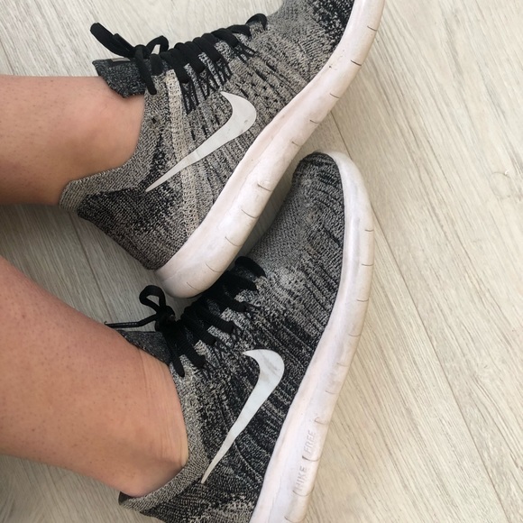 Grey Nike Free Running Sneakers - Picture 2 of 5